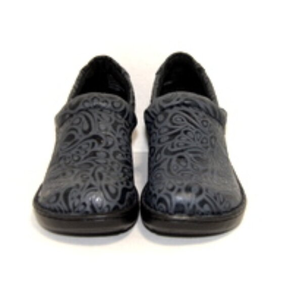 Born B.O.C. Women’s Peggy Embossed Blue Slip On Clogs - Size: 11 - Picture 3 of 8